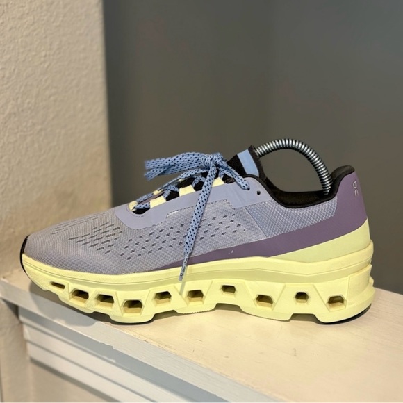 On Cloud Cloudmonster Comfort Running Shoes in color Nimbus Hay. Women's Size 9 - Picture 5 of 10